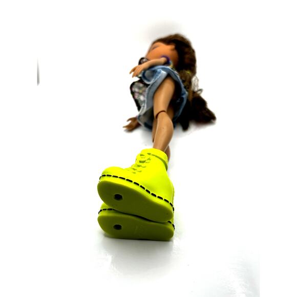 MGA BRATZ 2015 Selfie Snaps Yasmin Fashion Glam Doll - Picture 5 of 5